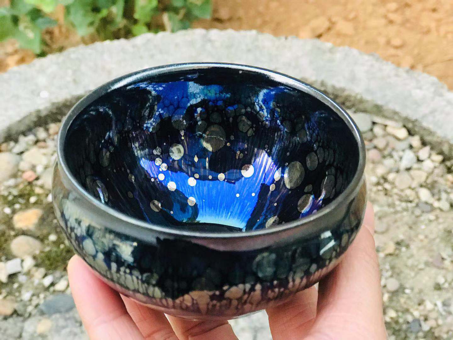  p>倪梅英,女,南平市建阳区华锋建盏陶瓷厂法定代表人,陶瓷装饰师.