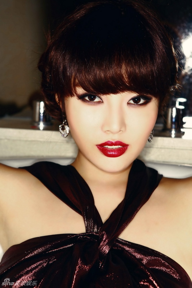  p>徐冬冬,1990年3月19日出生于黑龙江省哈尔滨市,中国内地女演员