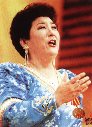  p>德德玛,中国蒙古族女中音歌唱家.1947年出生在内蒙古额济纳旗.