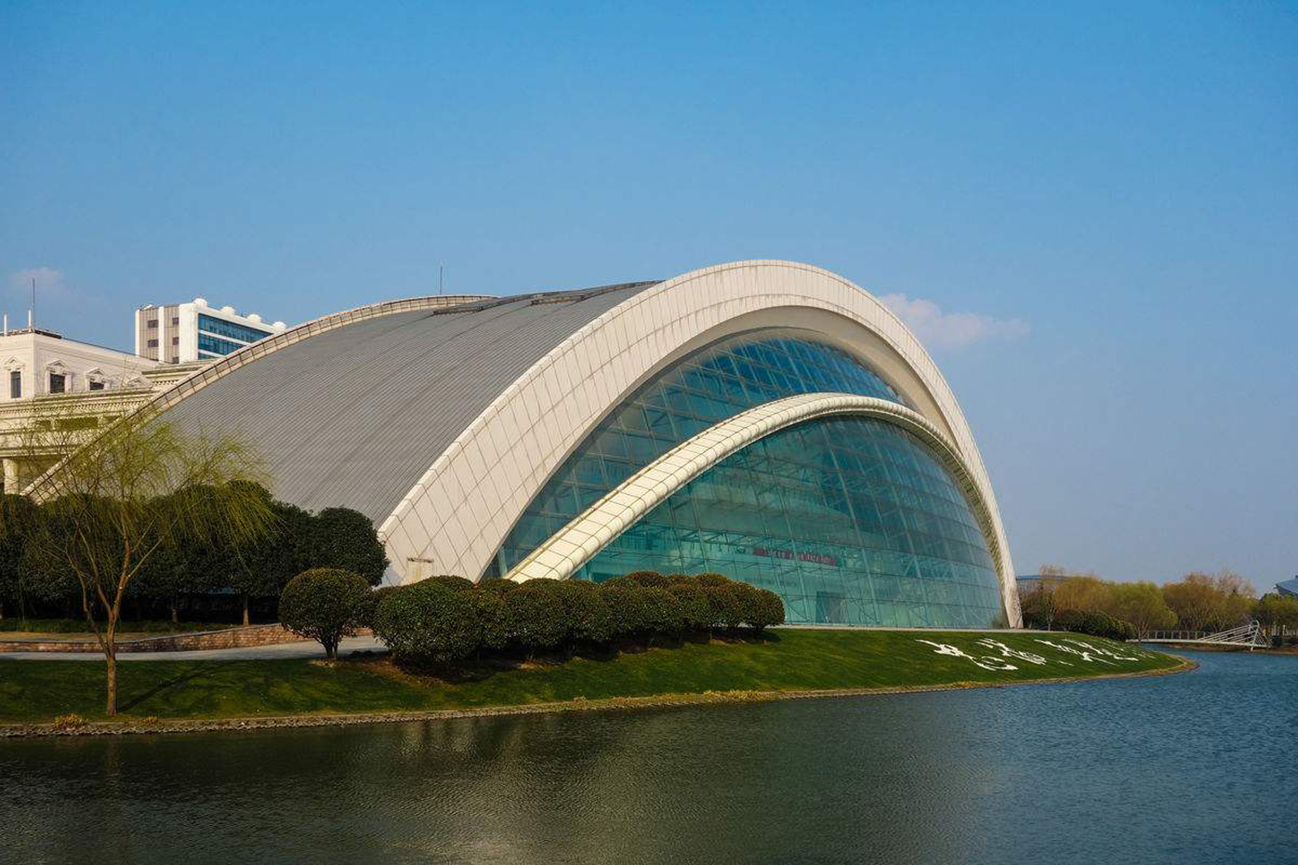  p>上海视觉艺术学院( i>shanghai institute of visual arts /i>)