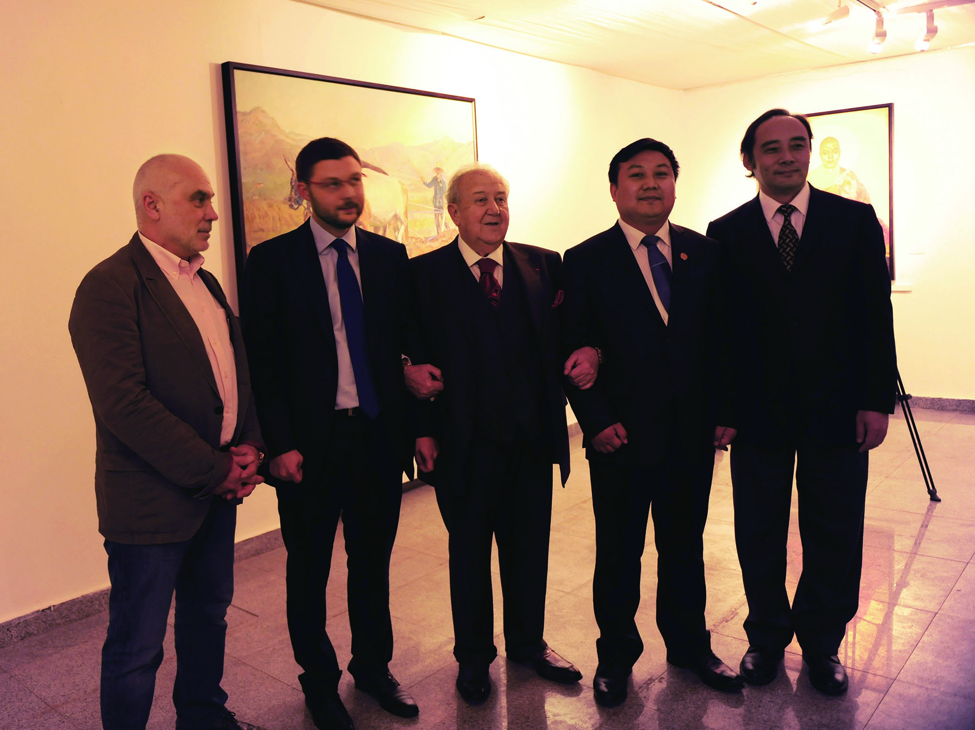 尼古拉·列里赫国际奖章和俄罗斯艺术科学院金质奖章获得