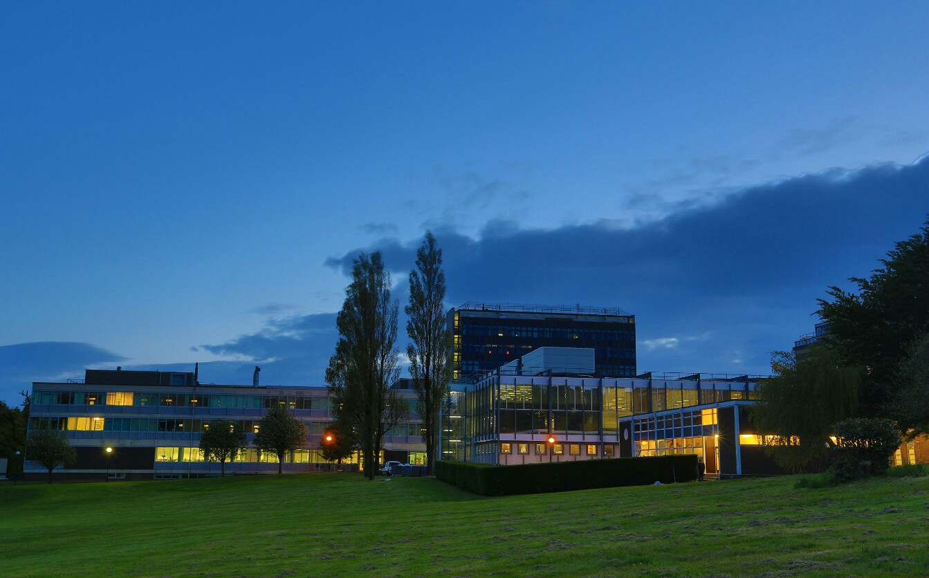  p>斯旺西大学(swansea university),位于英国 a target="_blank"