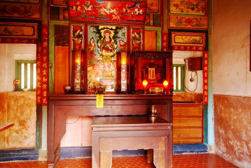  p>薛家古厝位于高雄市左营区廍北里海平路40号,是一个典型的闽南式