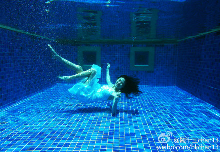  p>万绮雯,1970年10月2日出生香港,中国香港女演员.