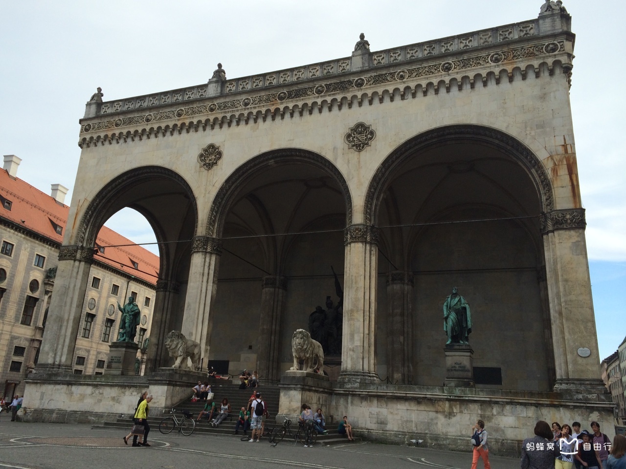 统帅堂坐落于巴伐利亚首府 a target="_blank" href="/item/慕尼黑