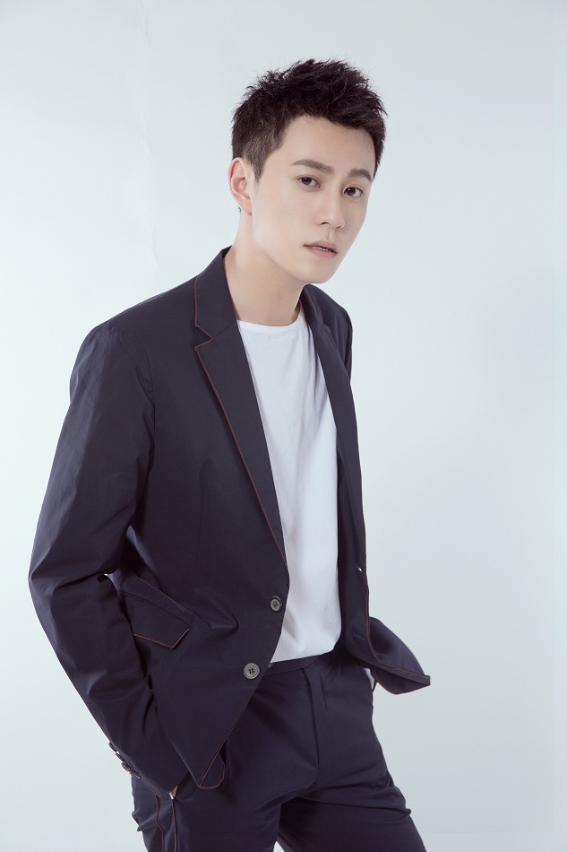  p>秦俊杰,1991年9月1日出生于福建省厦门市,中国内地影视男演员.