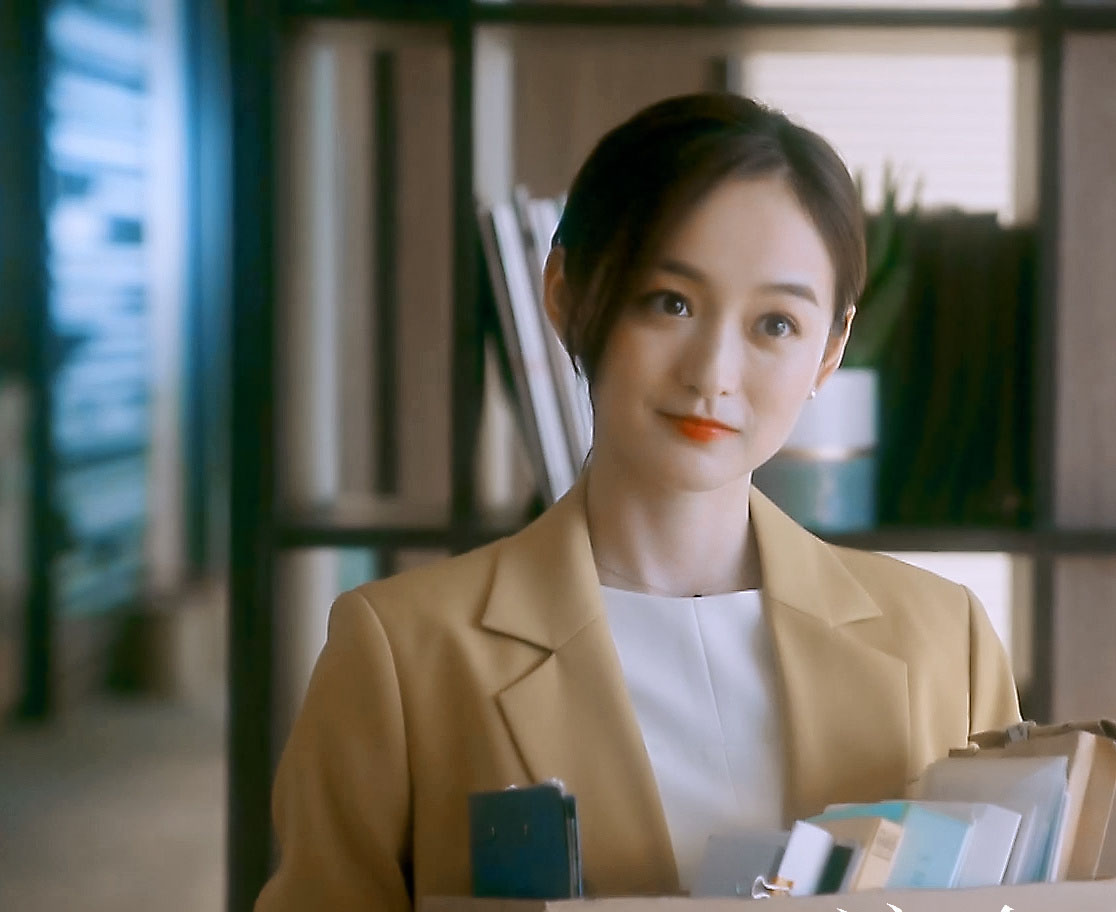 《流金岁月》的人物经历变化能够完美呈现,一方面要依靠演员自身的