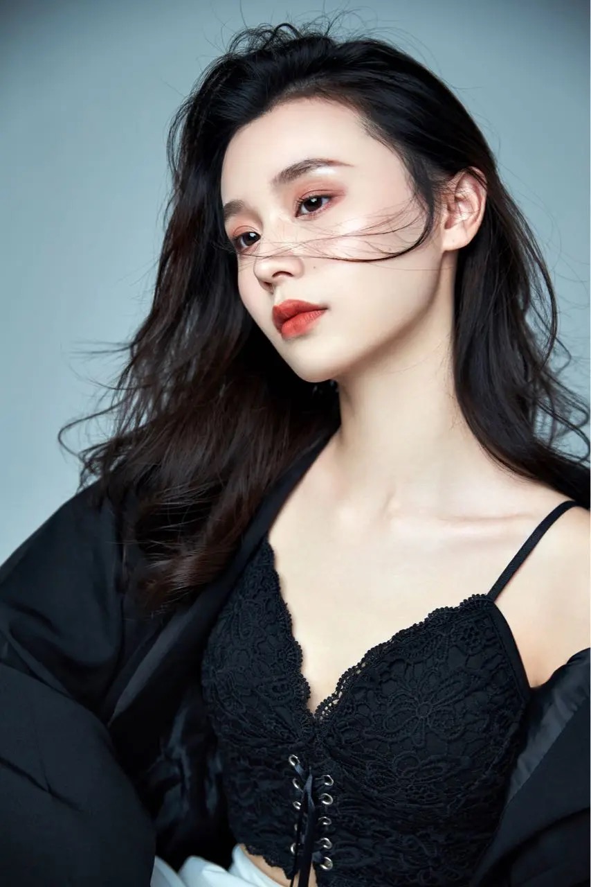  p>彭静娴,女,汉族,毕业于武汉大学表演系,演员.