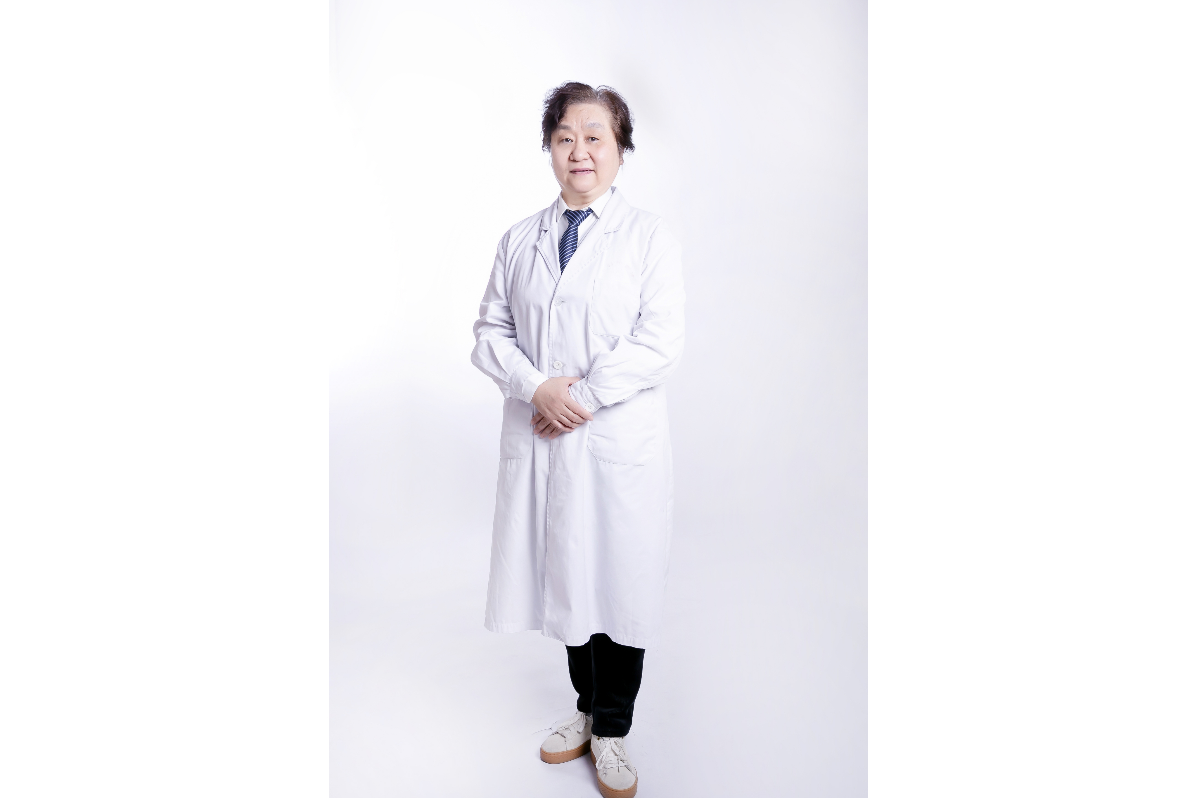 于蚌埠爱尔和平眼科医院执业医师,原就职于蚌医一附院原眼科主任医生