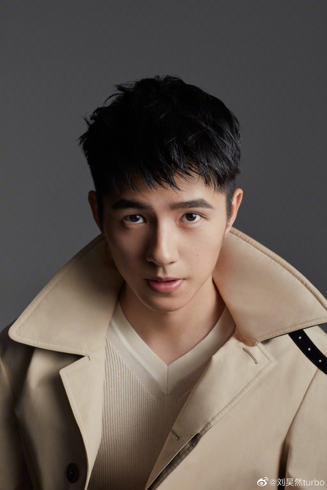 TF官宣刘昊然，当红偶像集体化身“带货男神”_百科TA说