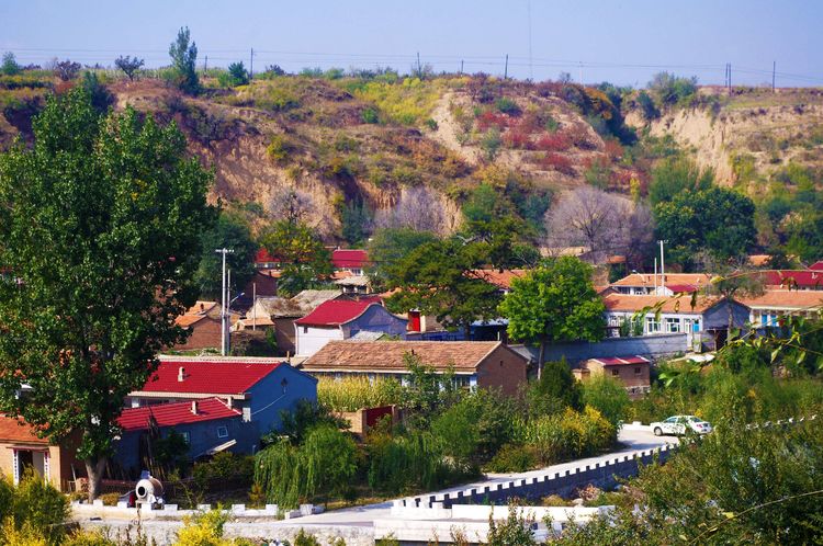 怀来县 /a>西南部,东与 a target="_blank" href="/item/官厅镇/14384