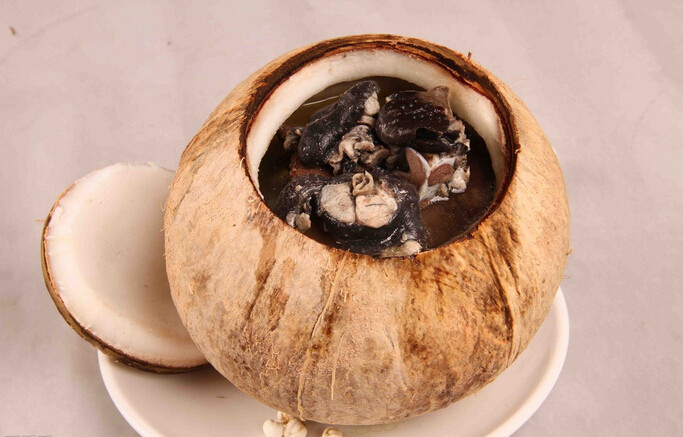 牛奶椰子竹丝鸡汤