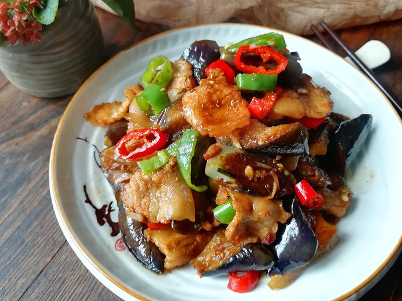 五花肉炒茄子