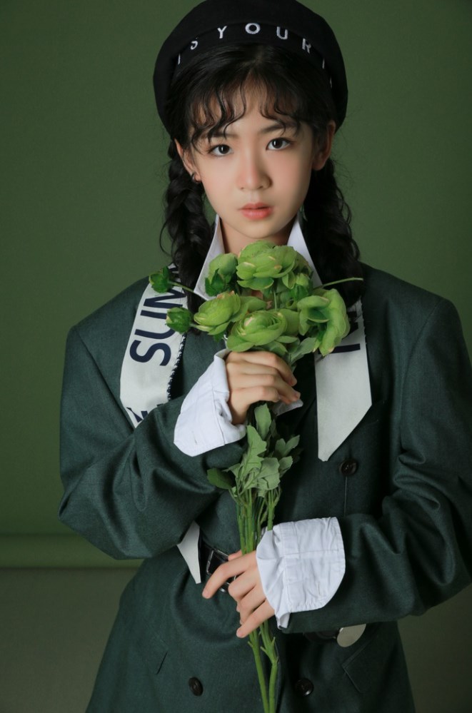 李熙媛,2009年12月17日出生于辽宁省沈阳市,中国内地女演员