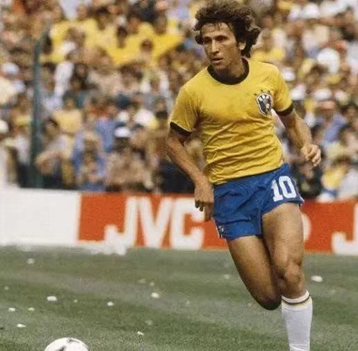  p data-id="gnwfueiqlg"> b>济科 /b>(zico),全名 b>阿图尔·安图内