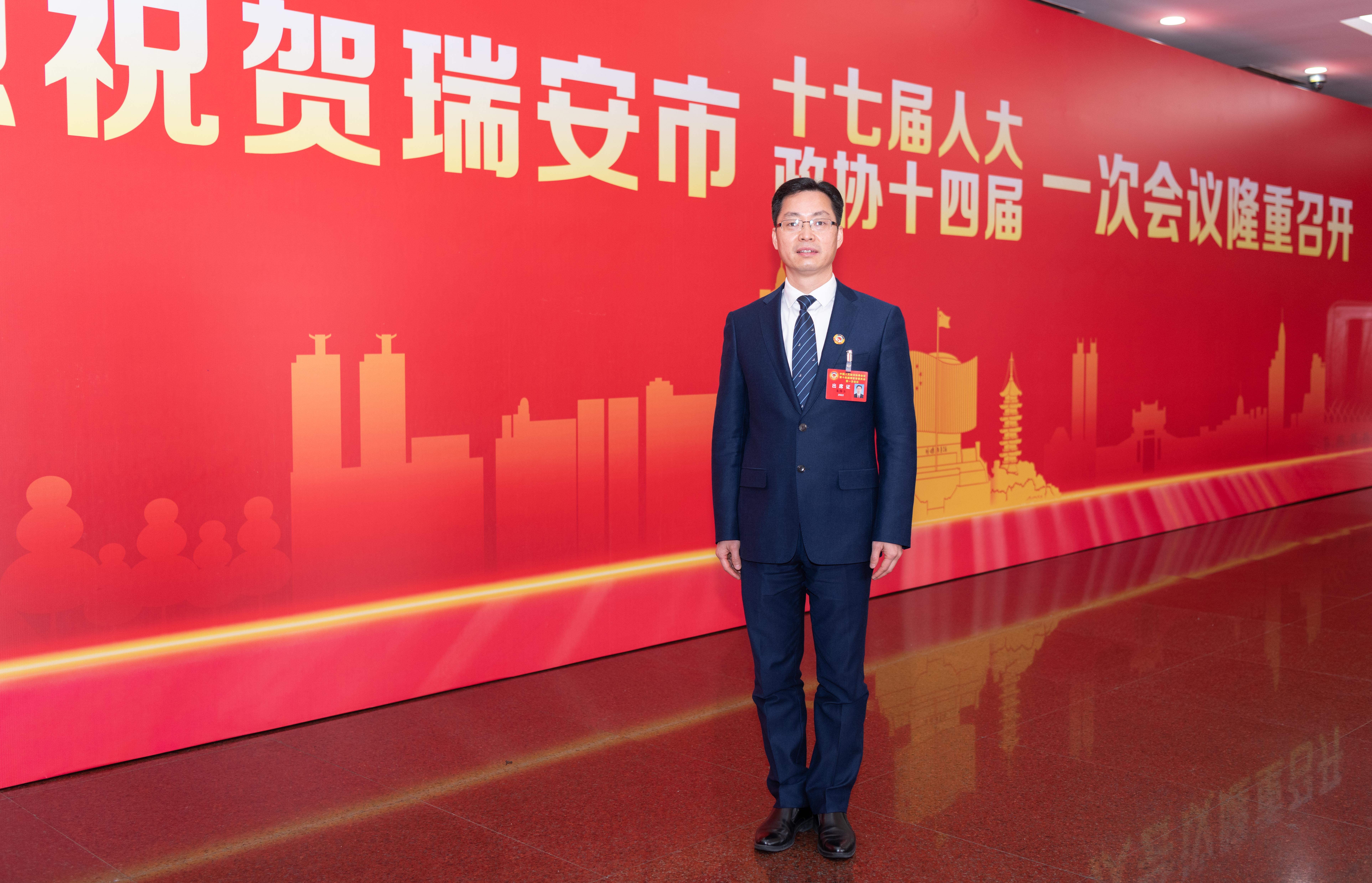  p>朱伟方,男,汉族,浙江省瑞安市人,浙江合一 a