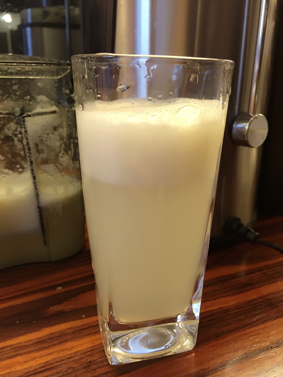  p>冬瓜苹果汁是一道饮品,主要食材是冬瓜和 a href="#" data-lemmaid