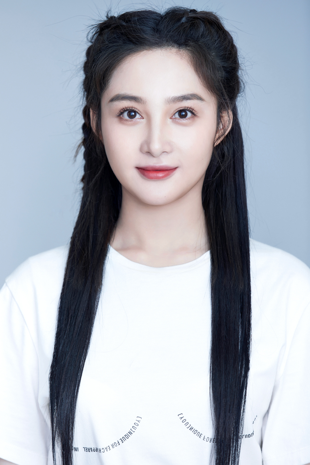  p>孙嘉璐,1996年9月19日出生于山东省烟台市,中国内地女演员,毕业于 