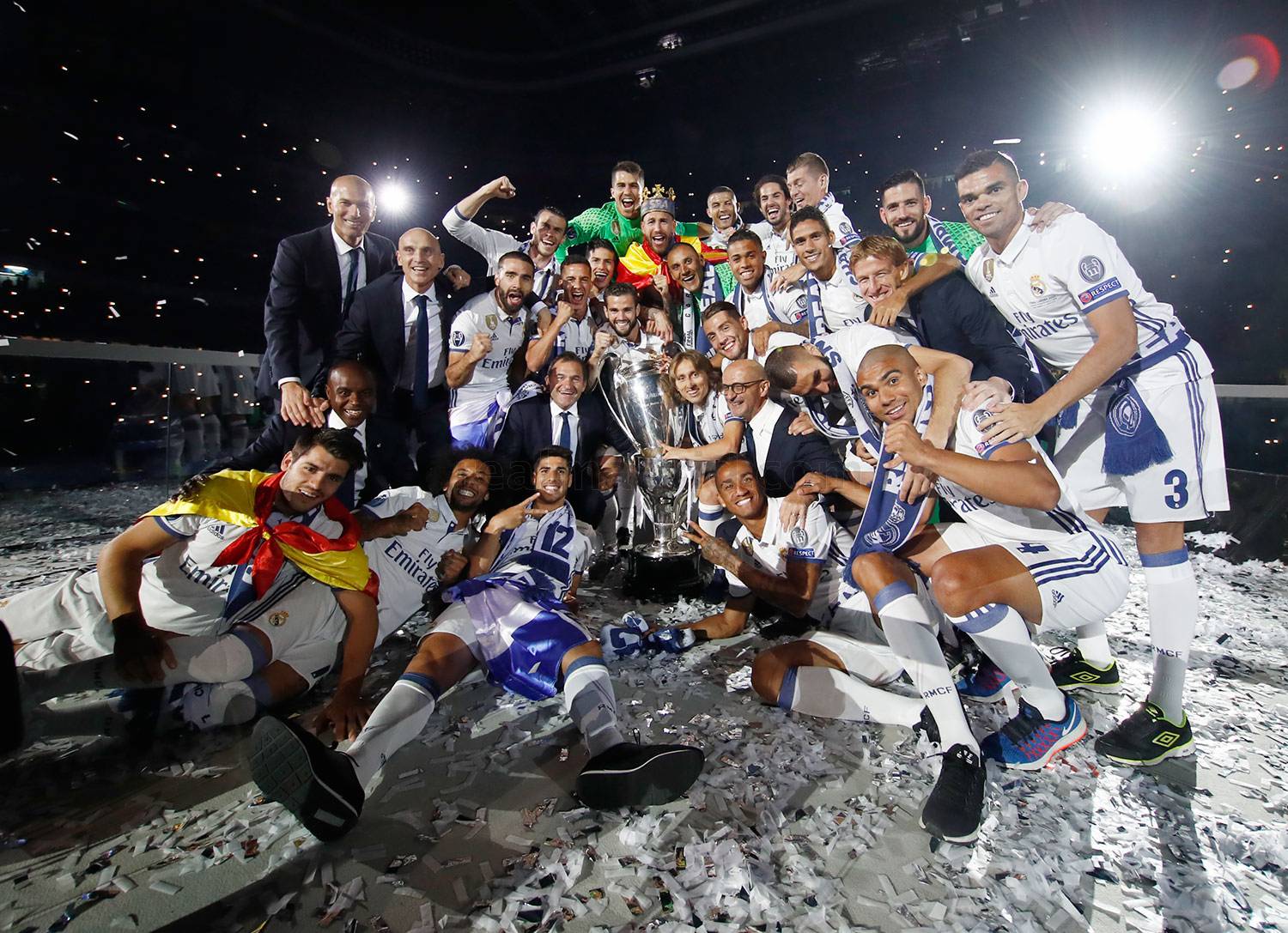  p>皇家马德里足球俱乐部(real madrid cf ,简称"皇马")是一家位于 a