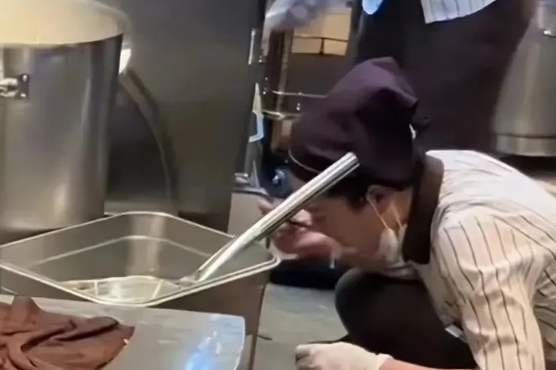 2024年2月15日胖东来员工试吃事件