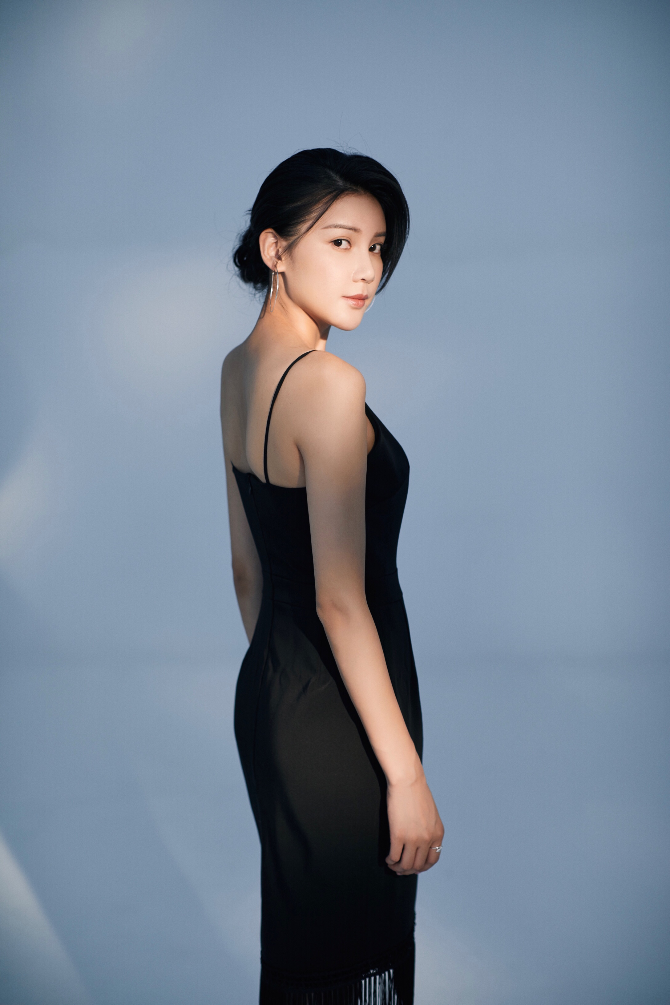  p data-id="gnwir0qm9a">刘凌菱,演员.