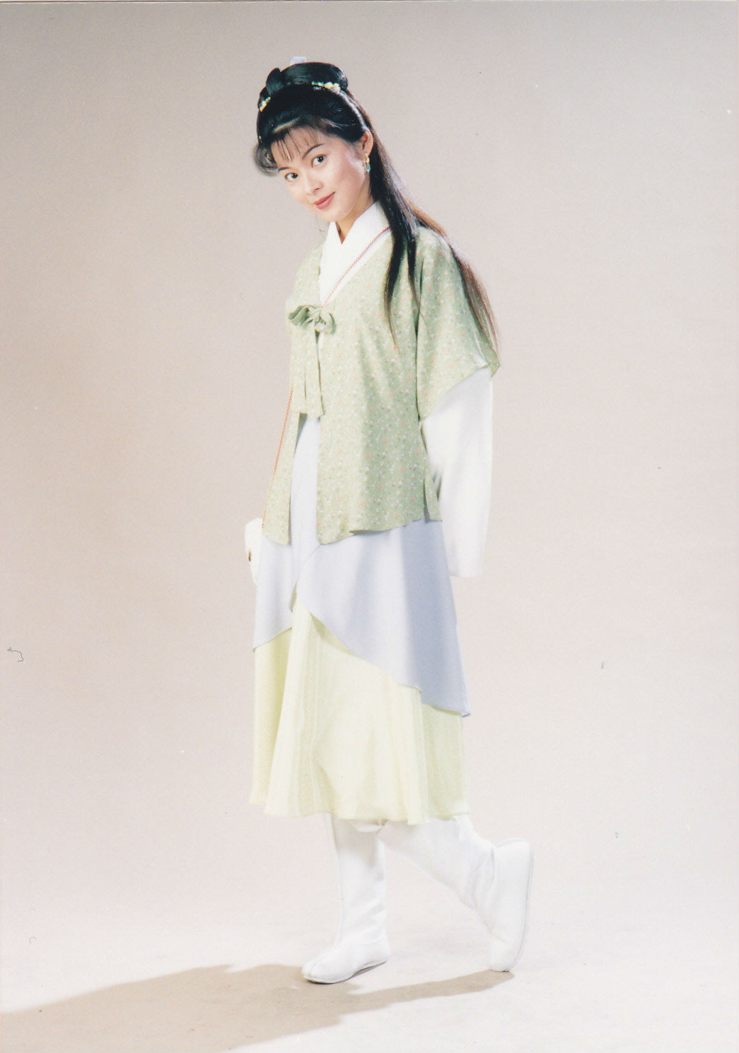  p data-id="gntmifskpe">刘锦玲,1967年1月15日出生于香港,籍贯广东