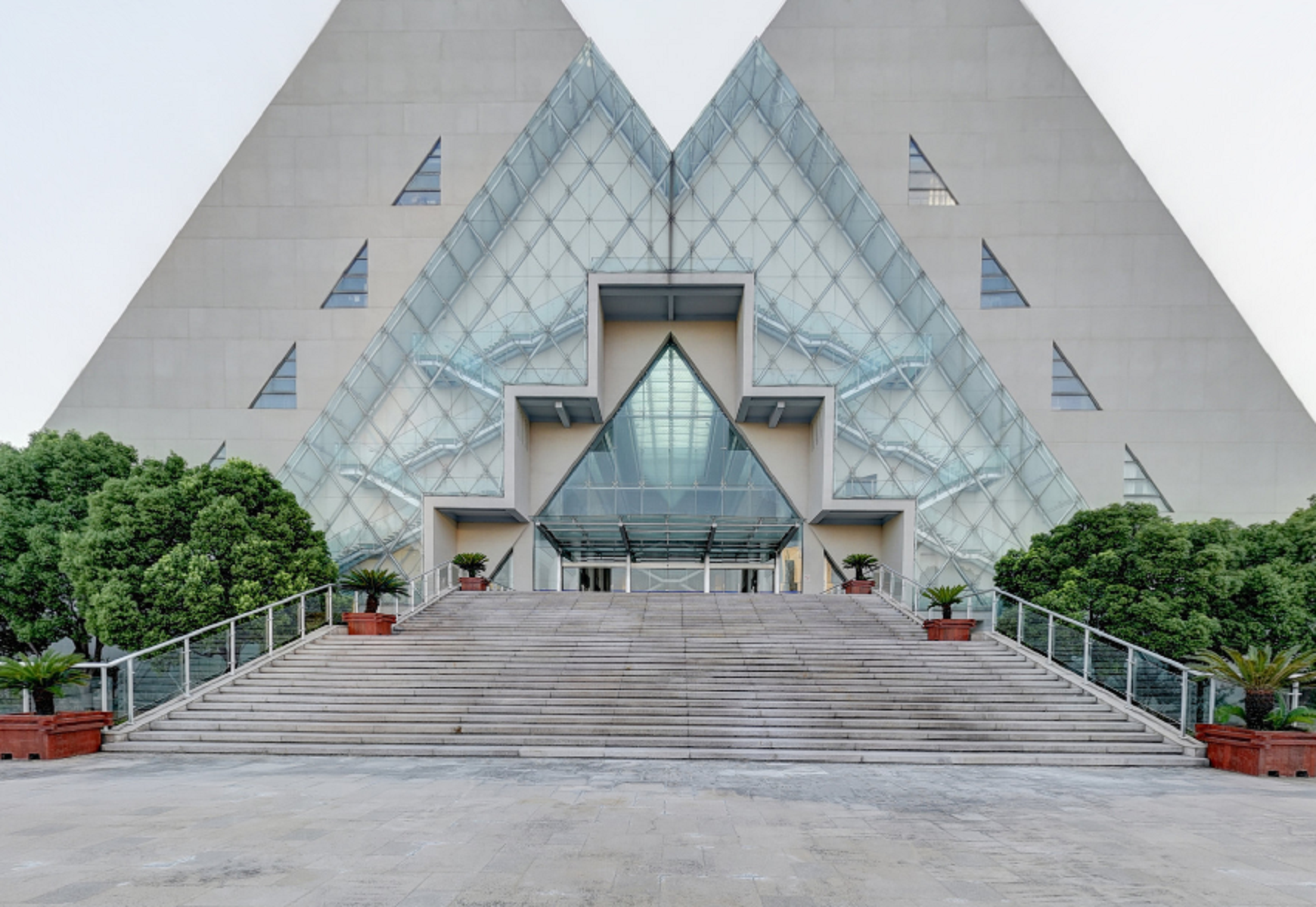 上海工程技术大学