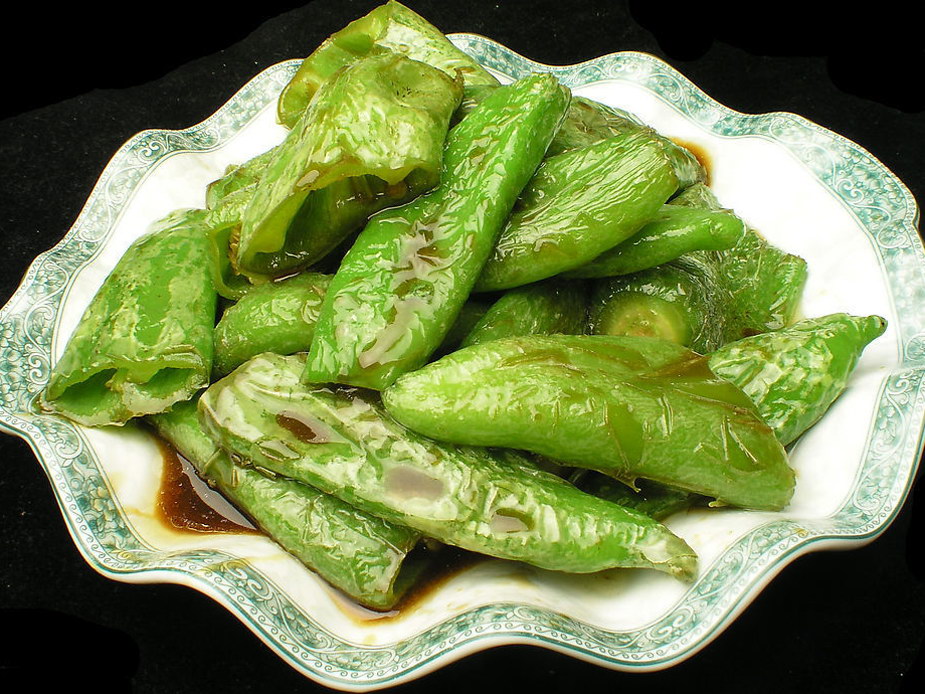  p>虎皮青椒,又叫虎皮海椒,糖醋辣椒瘪子,是以 a href="#" data-lemma