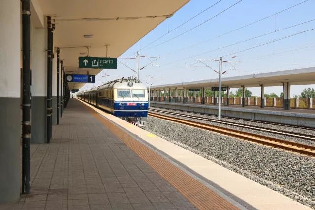  p>陵城站(原名陵县站),始建于2010年,于2015年