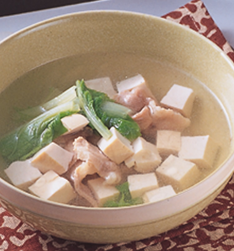  p>豆腐肉片汤,是以豆腐,猪肉为原料制作的一道菜品. /p>