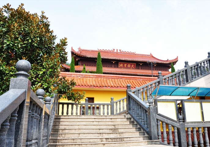  p>报恩寺,位于湖北省武汉市 a target="_blank" href="/item/新洲区