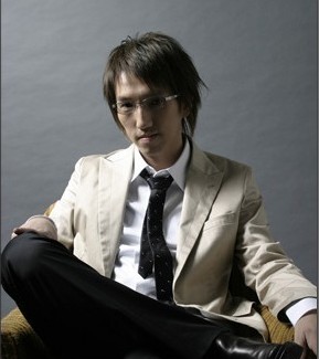  p>据词曲作者詹兆源介绍,"这首歌再次以谢宇书的声音为蓝本,叙述感情