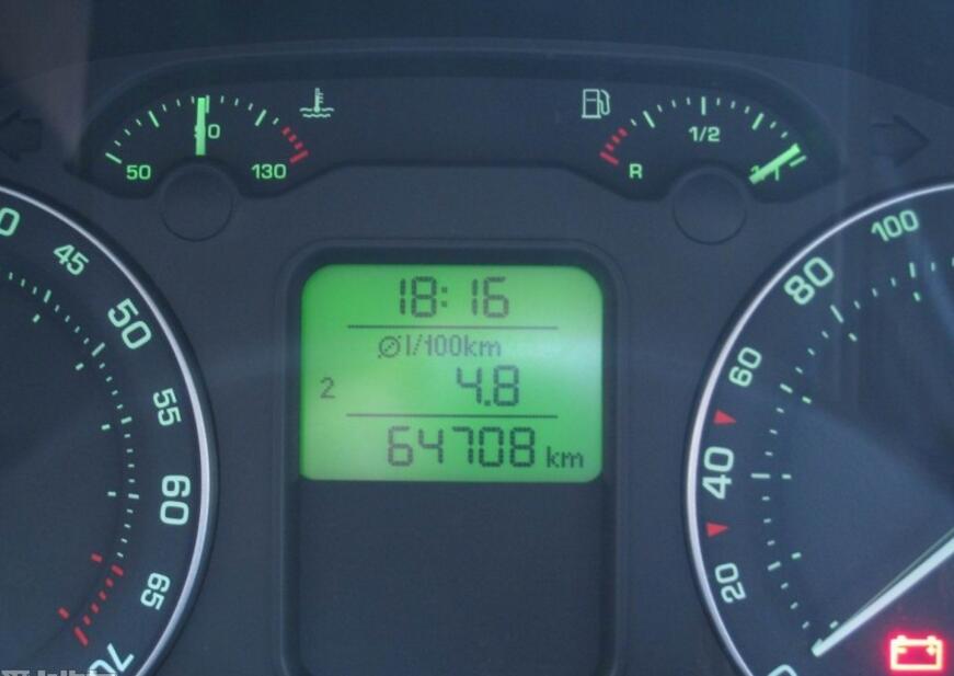  p>百公里油耗是指车辆在道路上按一定速度行驶一百公里的 a href="#"