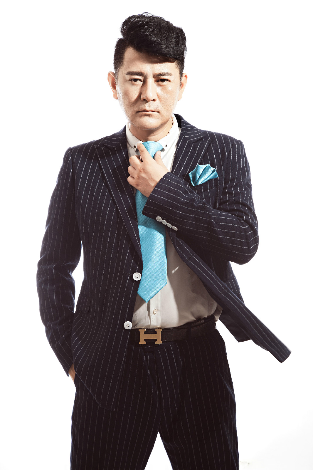  p data-id="gnx0wvnsjb">孟刚,中国时尚歌手,金牌主持,模仿达人.