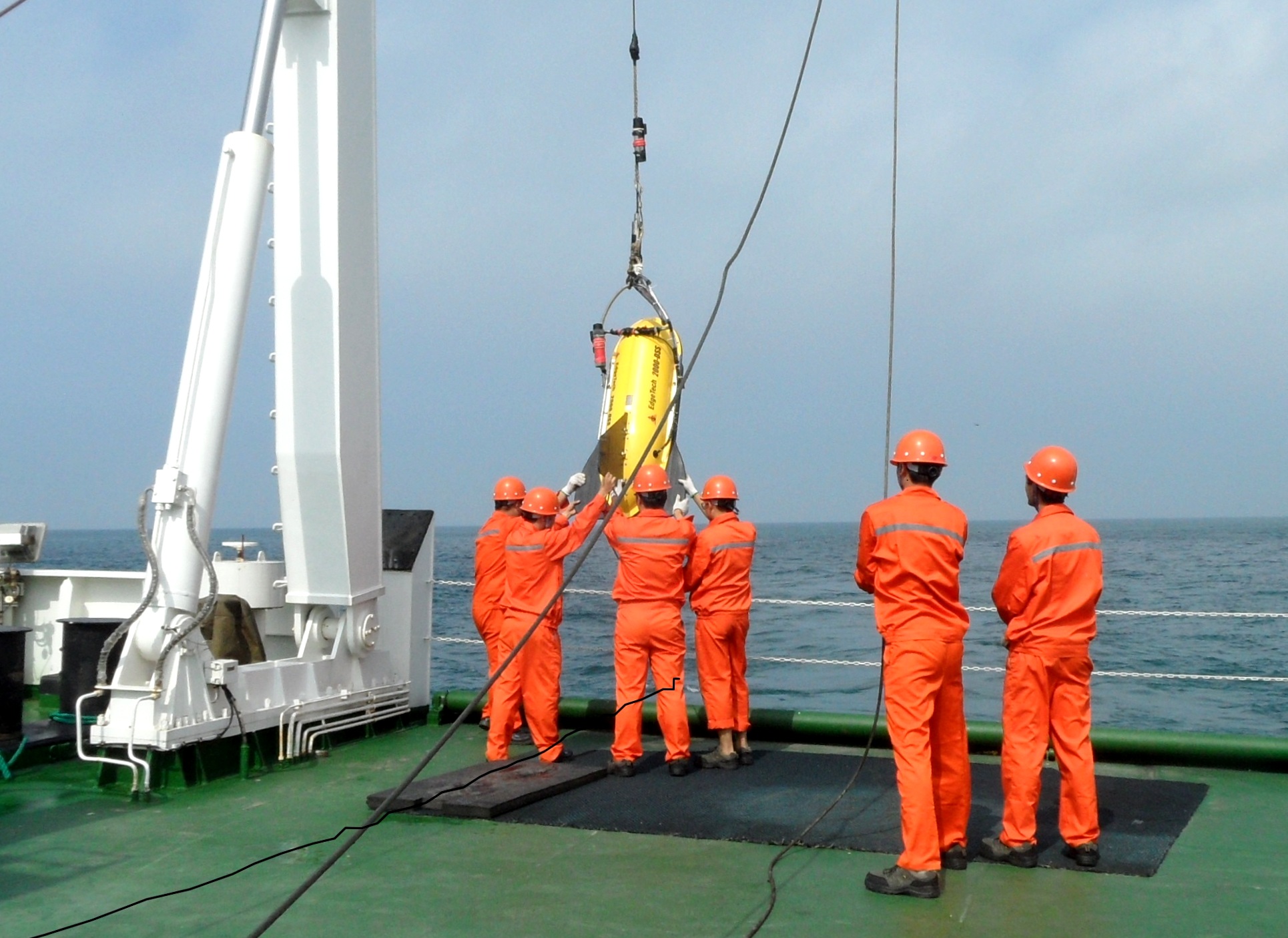  p>磁力勘探,是通过观测和分析由岩石,矿石或其他探测对象磁性差异所