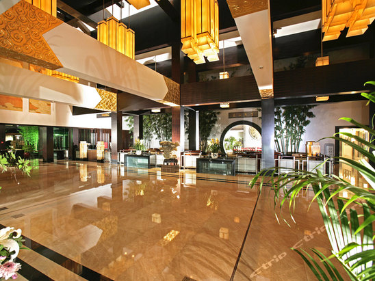  p data-id="gnwvdal0lz">绍兴饭店是一家五星级旅游涉外饭店,古朴