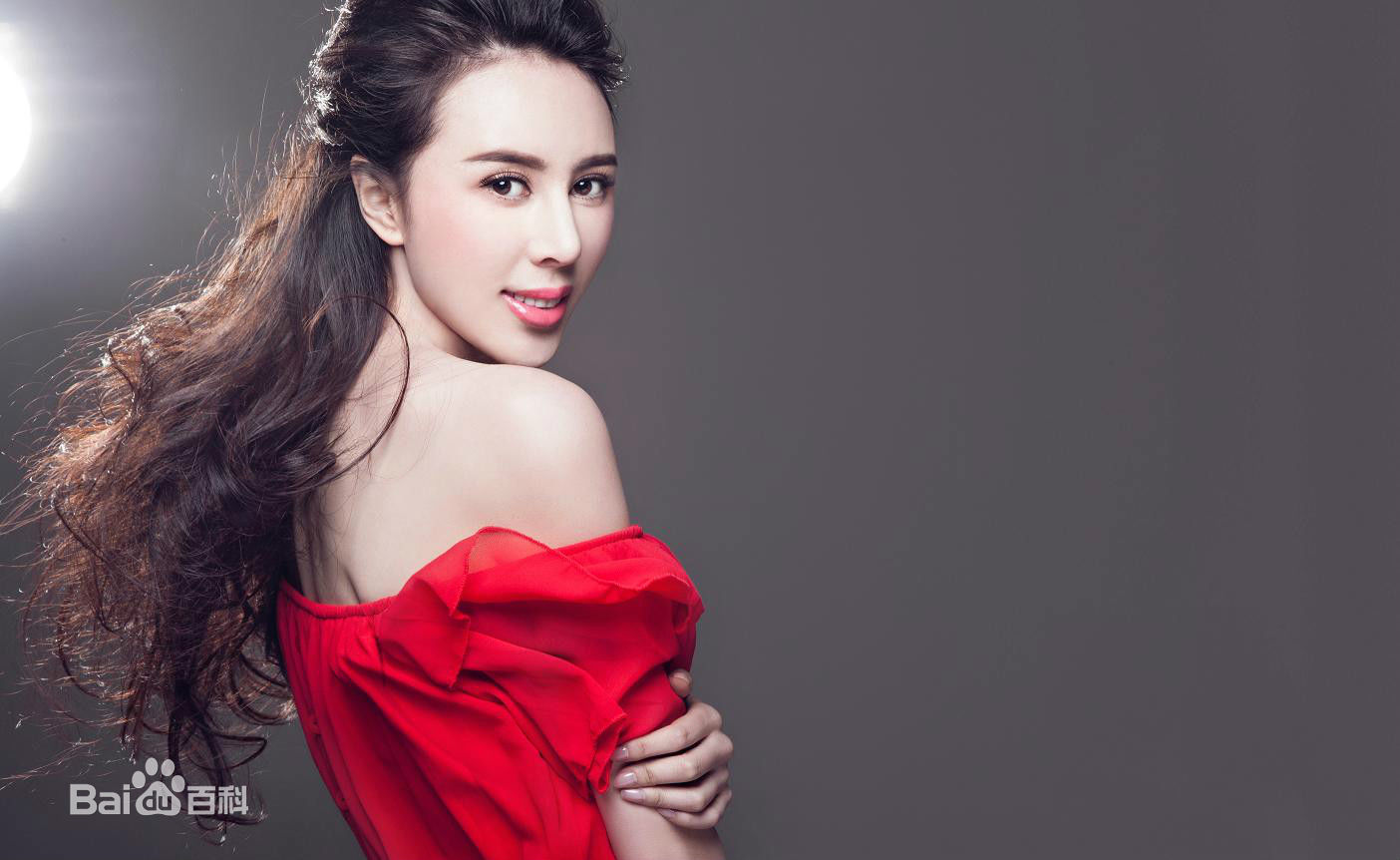  p>徐鸥仪( i>原名徐福晶 /i>),中国内地女演员,模特.