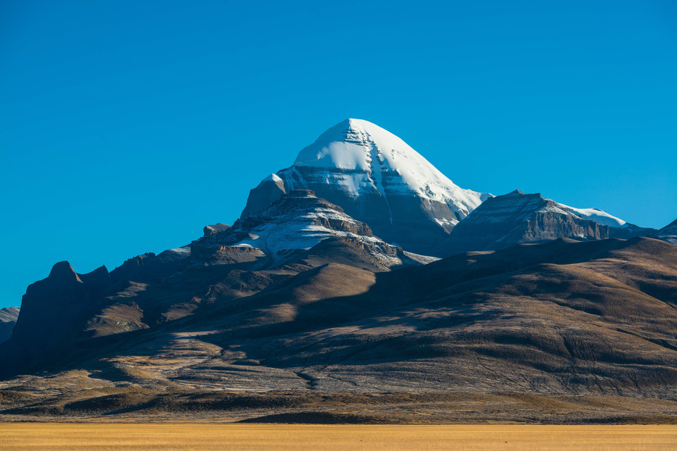 神山冈仁波齐峰
