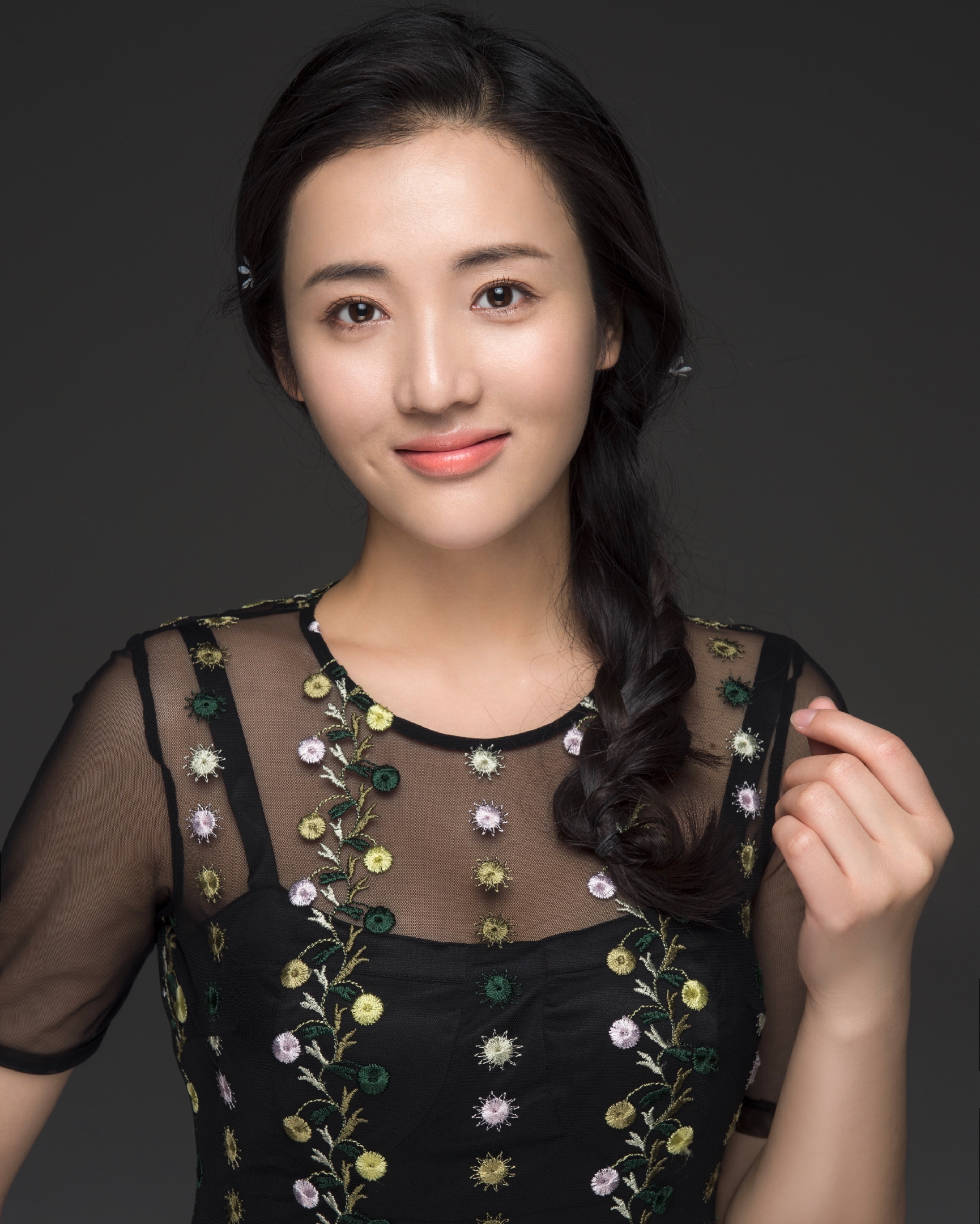  p>曹菡,中国内地女演员, 1991年出生于安徽铜陵,毕业于上海戏剧学院