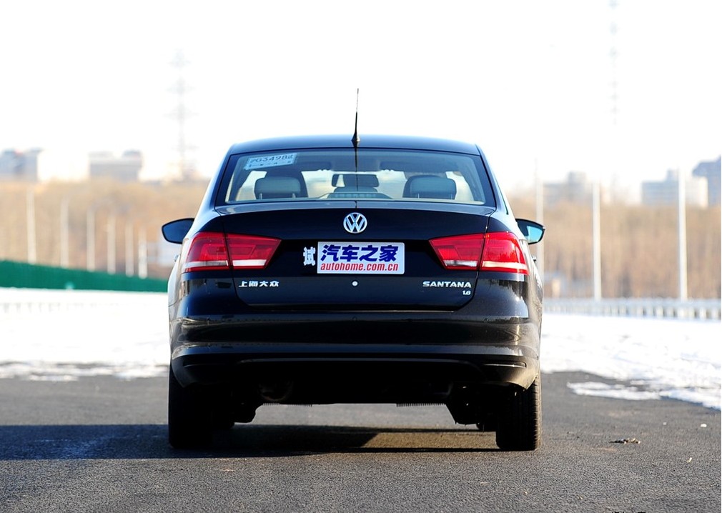  p>2013款大众新桑塔纳,2603mm的轴距,动力系统方面,新桑塔纳采用了