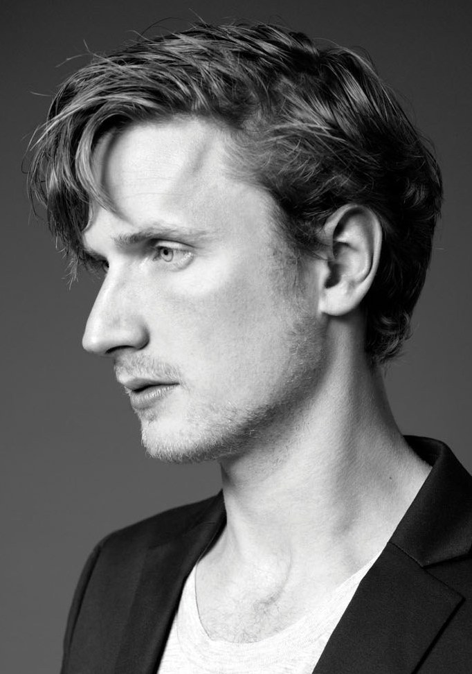  p>米克尔·福尔斯加德,1984年9月25日出生,丹麦男演员.