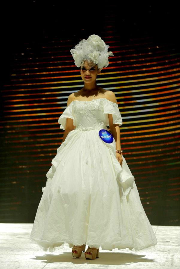  p>纸巾婚纱以 a target="_blank" href="/item/餐巾纸/10466078"