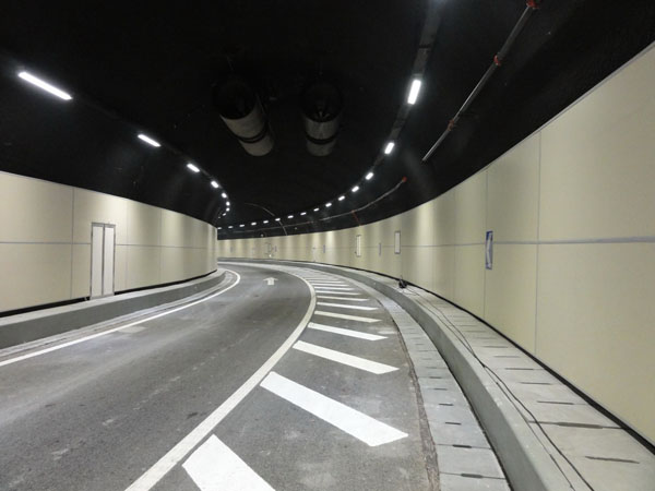  p>营盘路隧道(yingpan tunnel)是中国 a href="#" data-lemmaid="