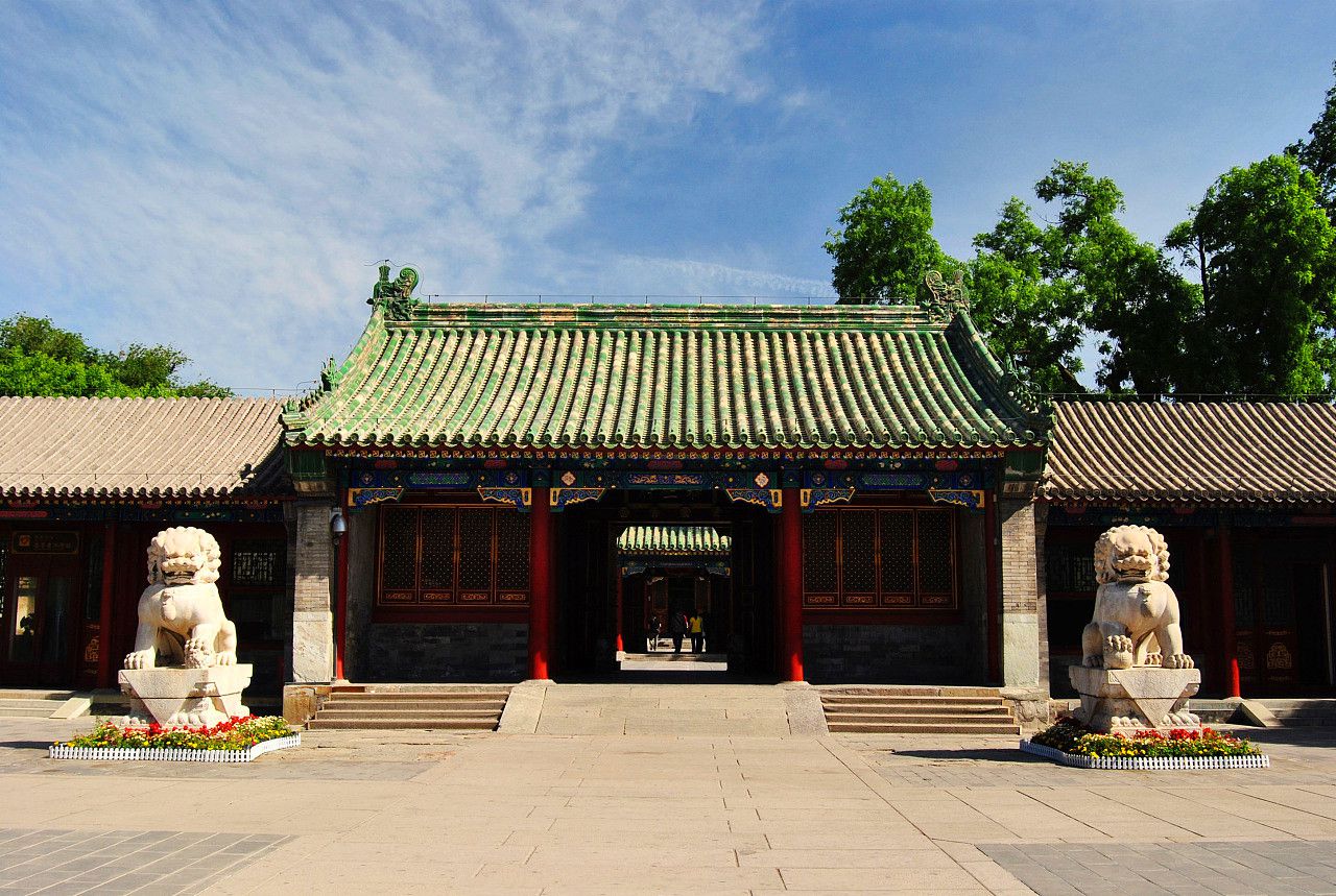北京现存最豪华王府，却有些邪门，三任主人不是绝后就是子嗣凋零_百科TA说