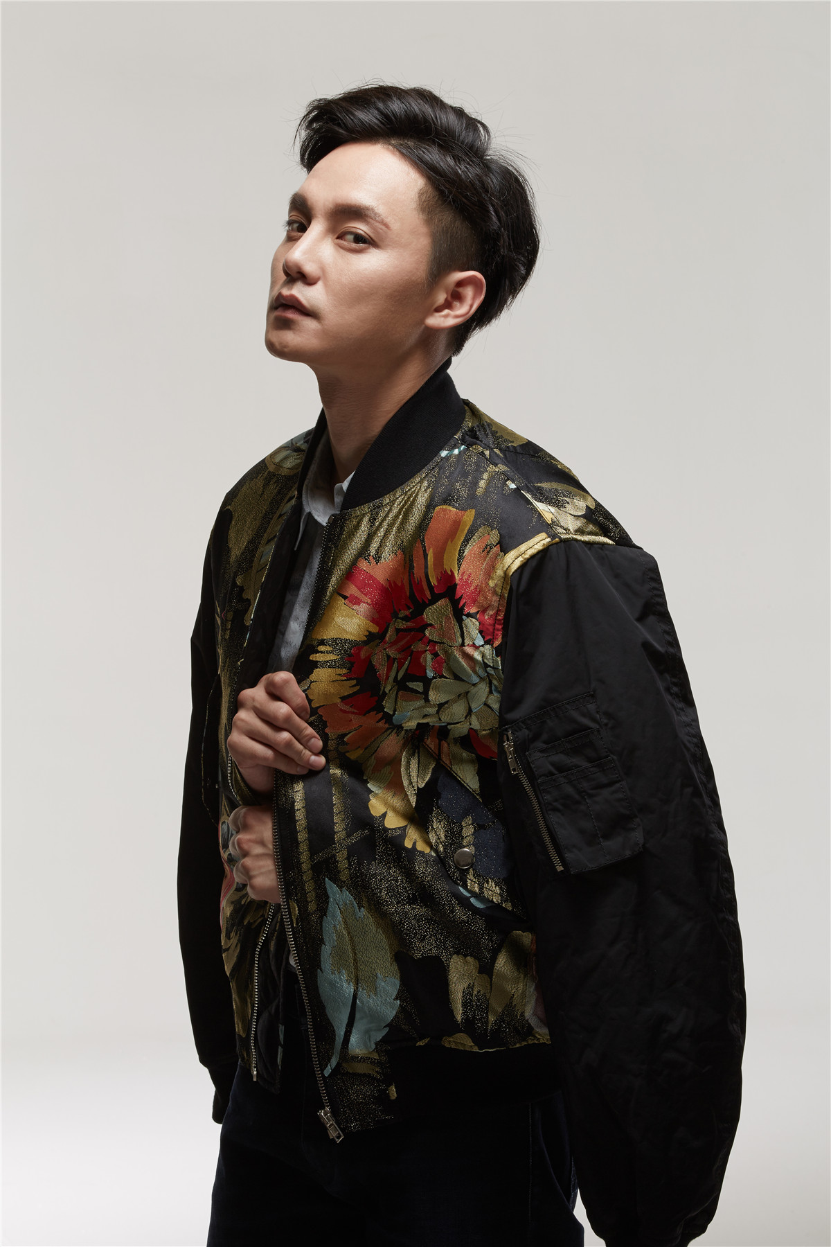  p>尹正,1986年12月30日出生于内蒙古自治区包头市,毕业于 a target="