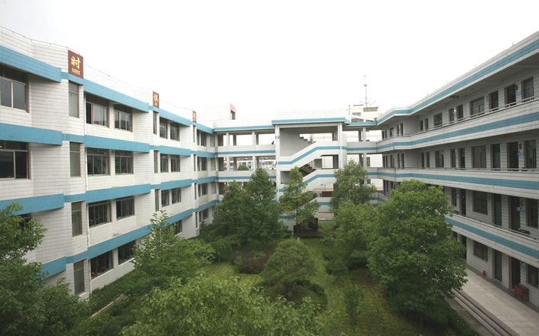  p> a href="#">江苏省 /a>东台市安丰中学坐落在千年古镇的东台市安