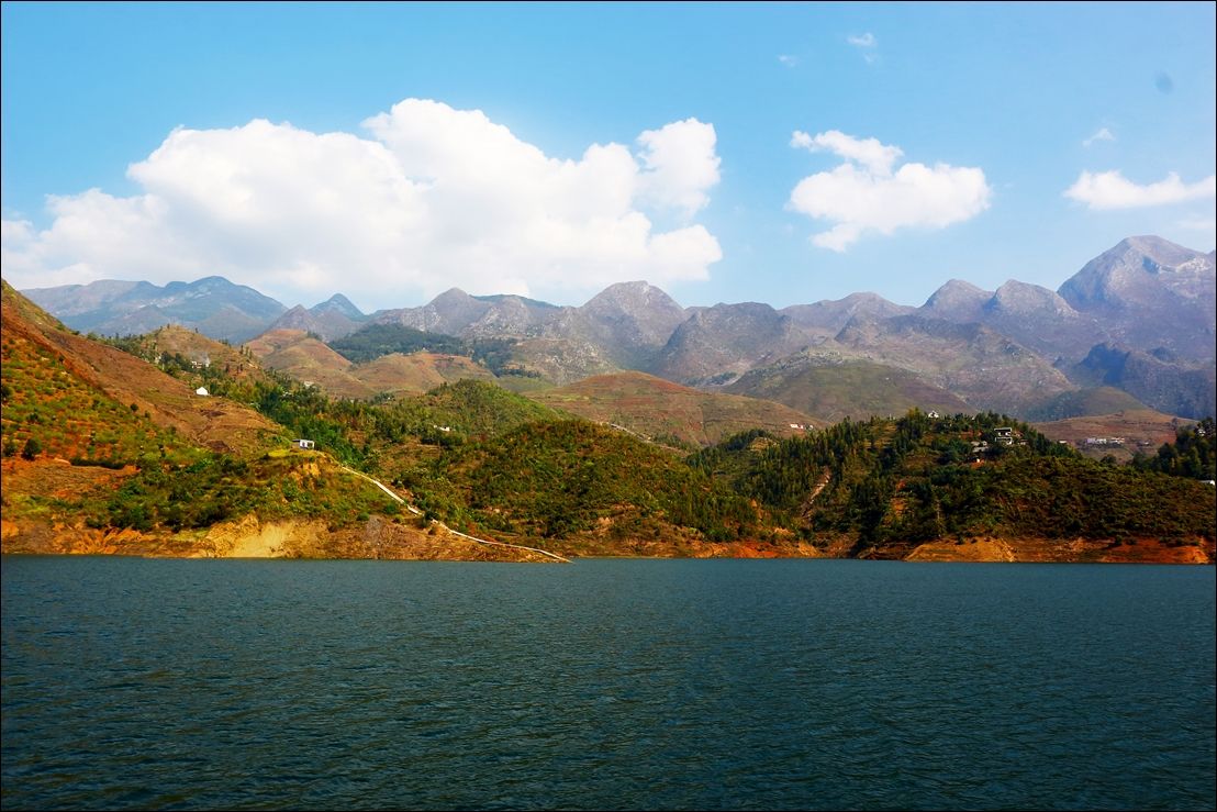 江风景名胜区 /b>(音zang ke 均读第一声),位于贵州省六枝特区西部