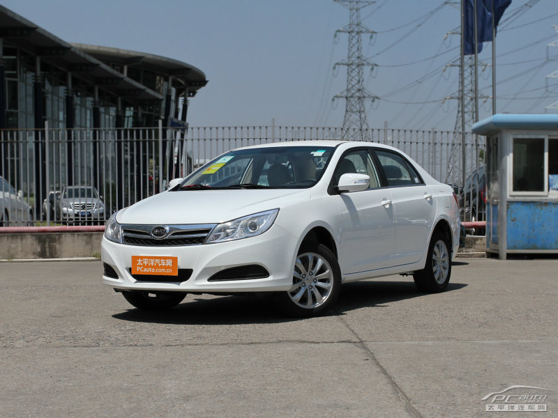  p>比亚迪速锐是一款紧凑型轿车,于2014年3月,比亚迪速锐正式上市