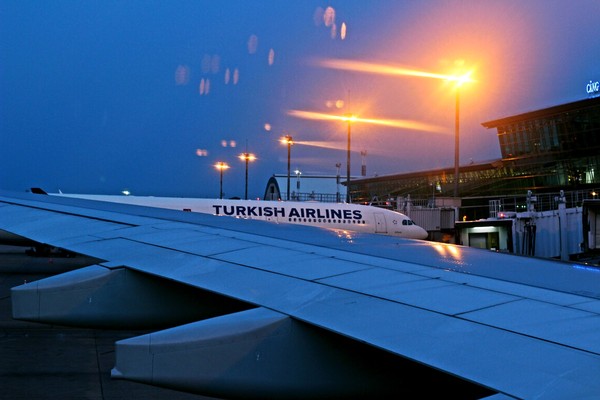  p>胡志明市新山一国际机场(越:c   ng hàng kh&ocirc;ng qu   c