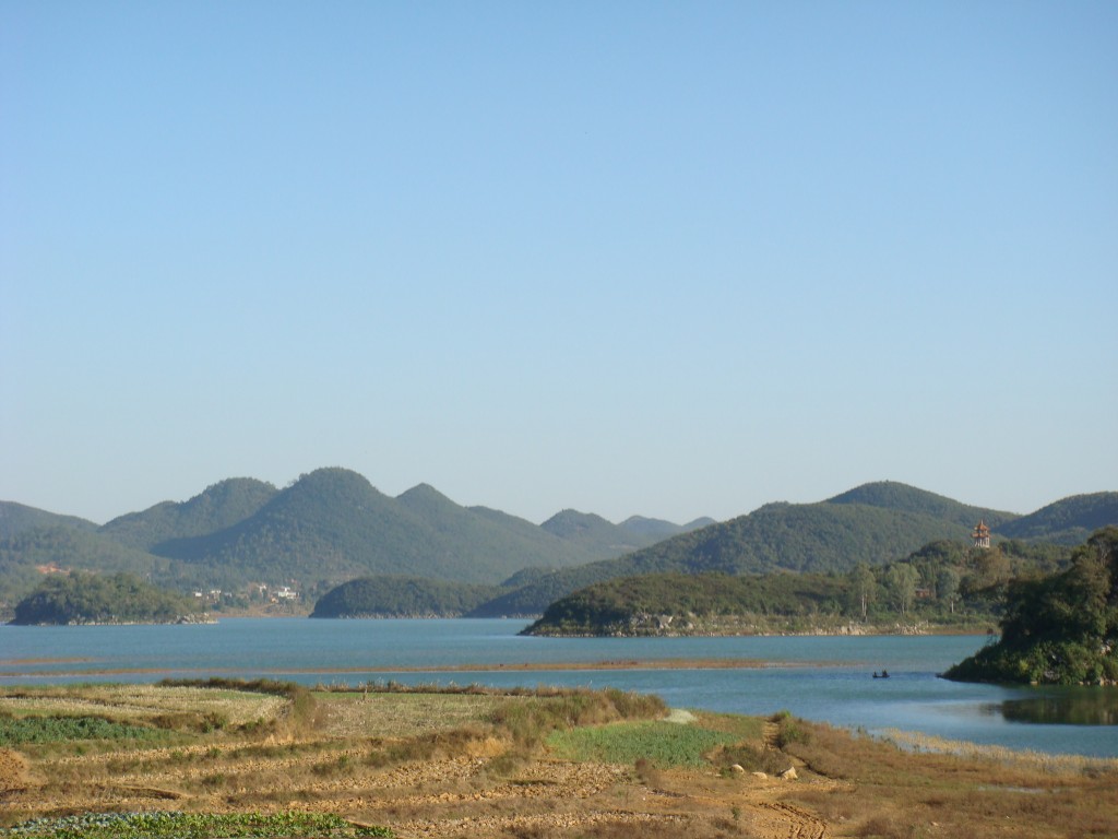砚山浴仙湖